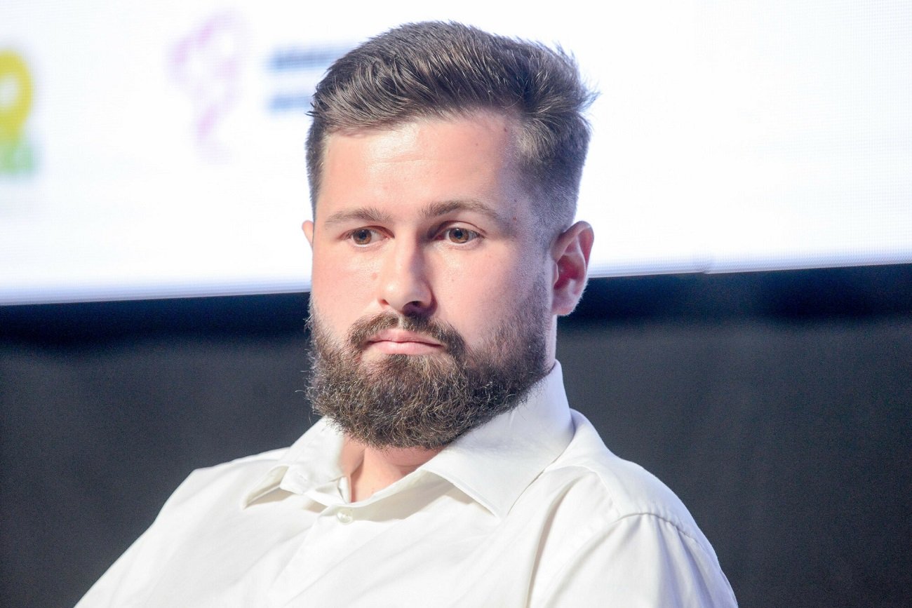 Sebastian Kościelnik zawiesił kampanię.