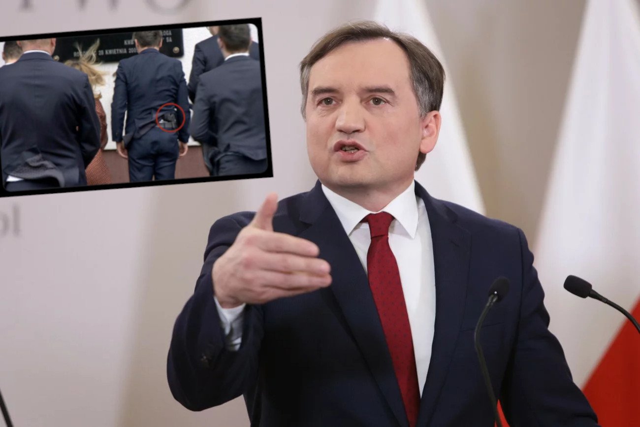 Zbigniew Ziobro miał przy sobie broń podczas składania kwiatów