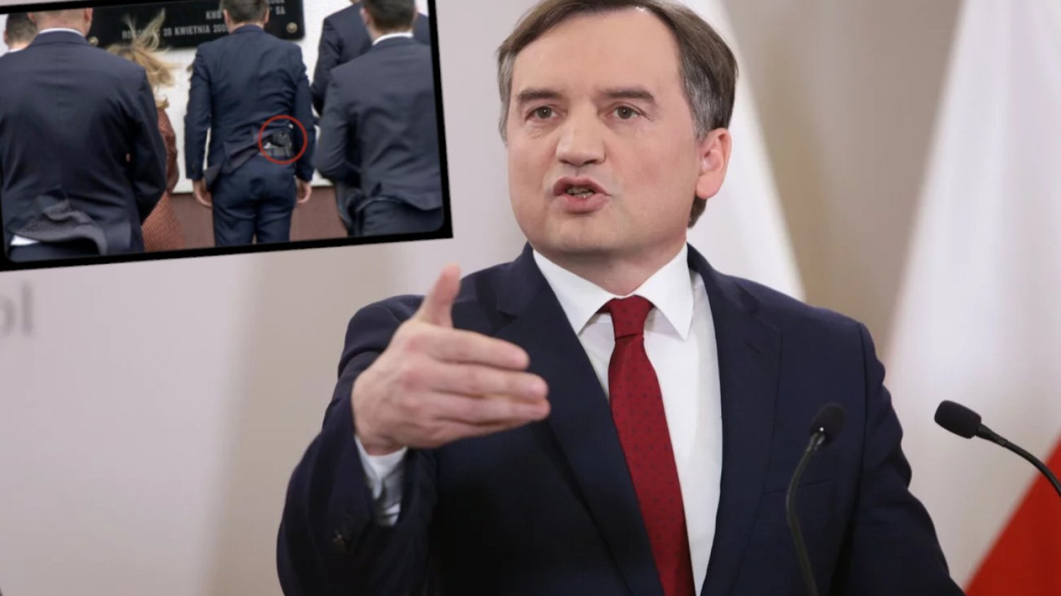 Zbigniew Ziobro miał przy sobie broń podczas składania kwiatów Zbigniew Ziobro miał przy sobie broń podczas składania kwiatów