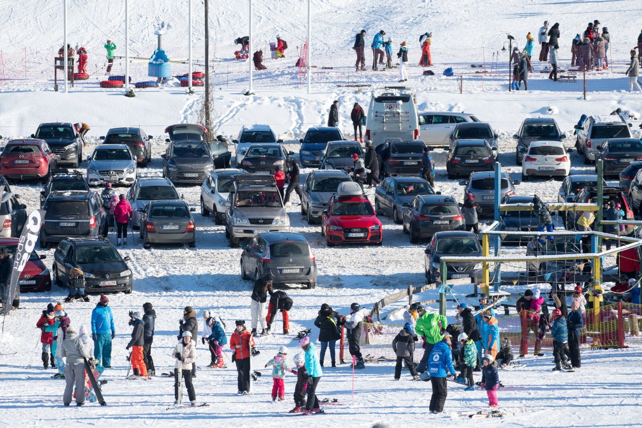Jedziesz za granicę autem na narty? Warto o tym pamiętać przed wyjazdem.