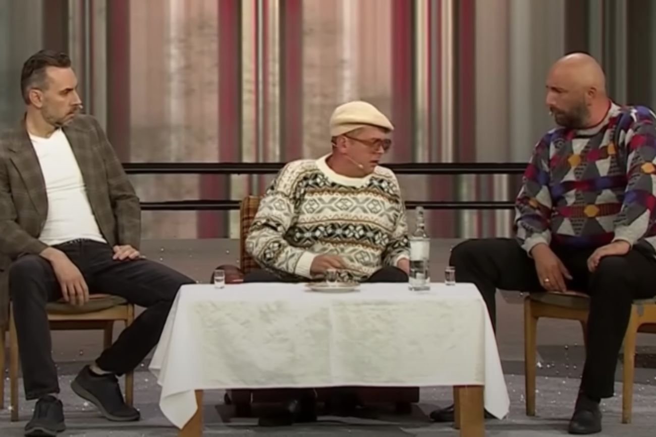 Skecz "Wigilia 2022" w wykonaniu kabaretu Neo-Nówka