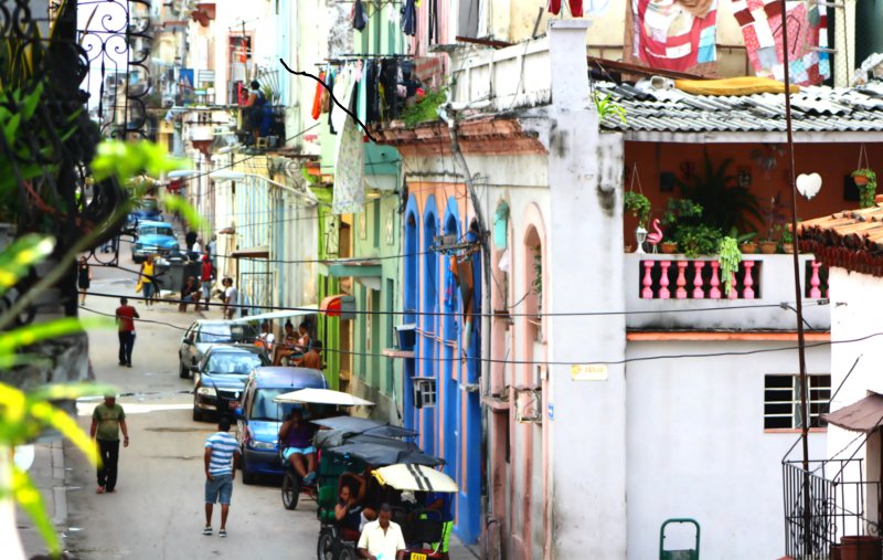 Hawana z roku na rok przyciąga coraz więcej turystów.