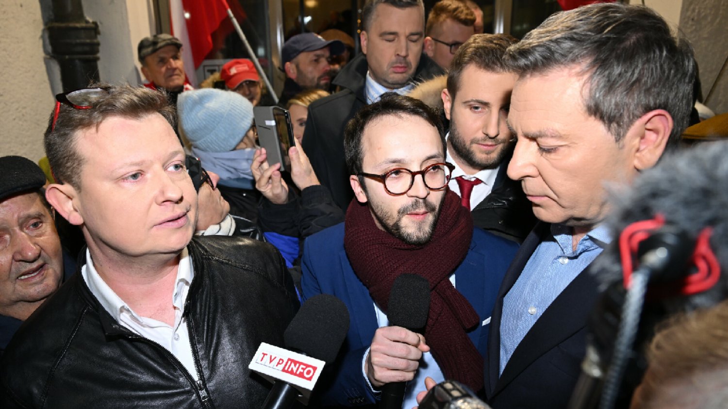 Donald Tusk o zarobkach w TVP: Zarabiali tyle, ile kłamali.