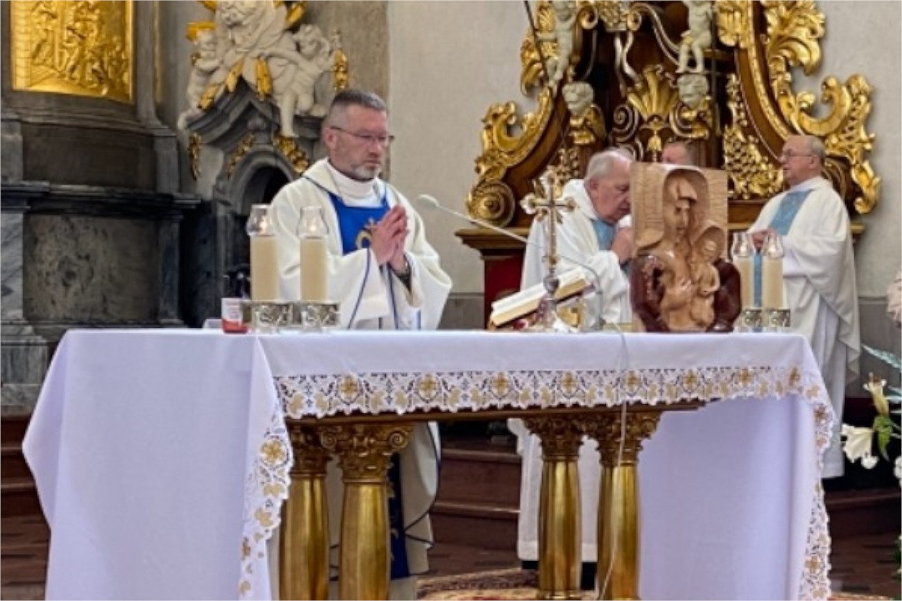 Zdaniem aktywisty Matka Boska Bokserska obraża uczucia religijne.