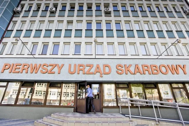 Urząd skarbowy jest "pierwszy" nie tylko z nazwy, ale również pierwszy przy naszych dochodach.