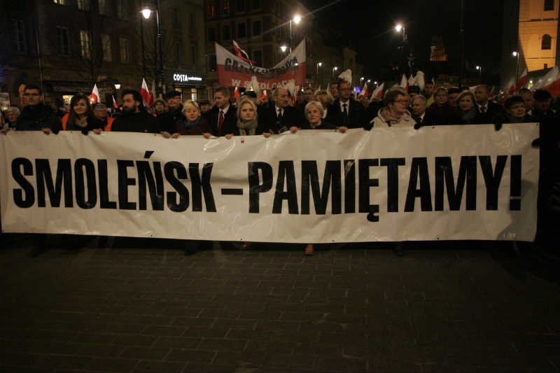 Według "Rzeczpospolitej" Polska znowu pękła na pół. Tym razem w sprawie uchodźców.