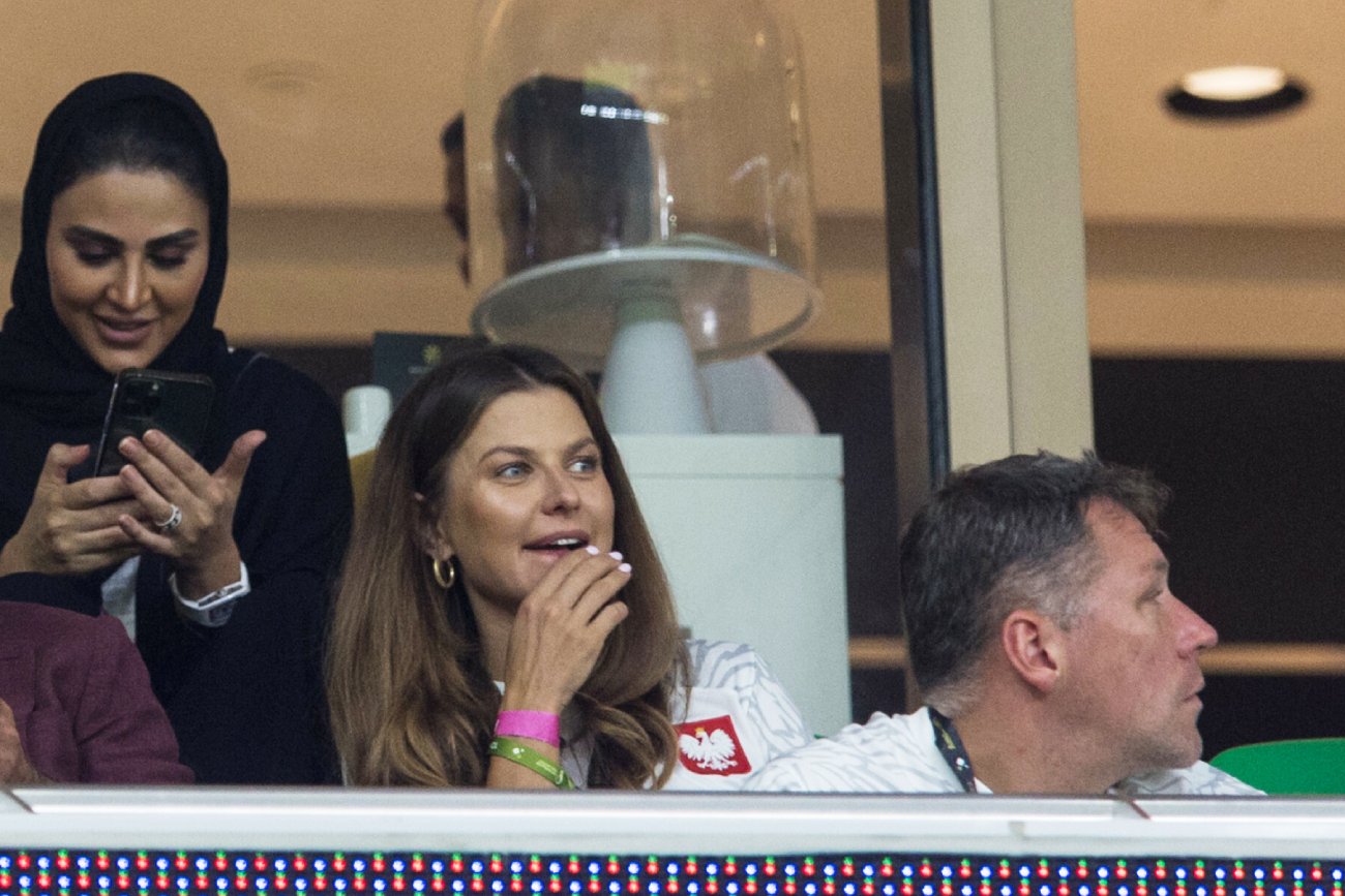 Przejęta Anna Lewandowska na trybunach w Katarze. Mecz Polska Francja