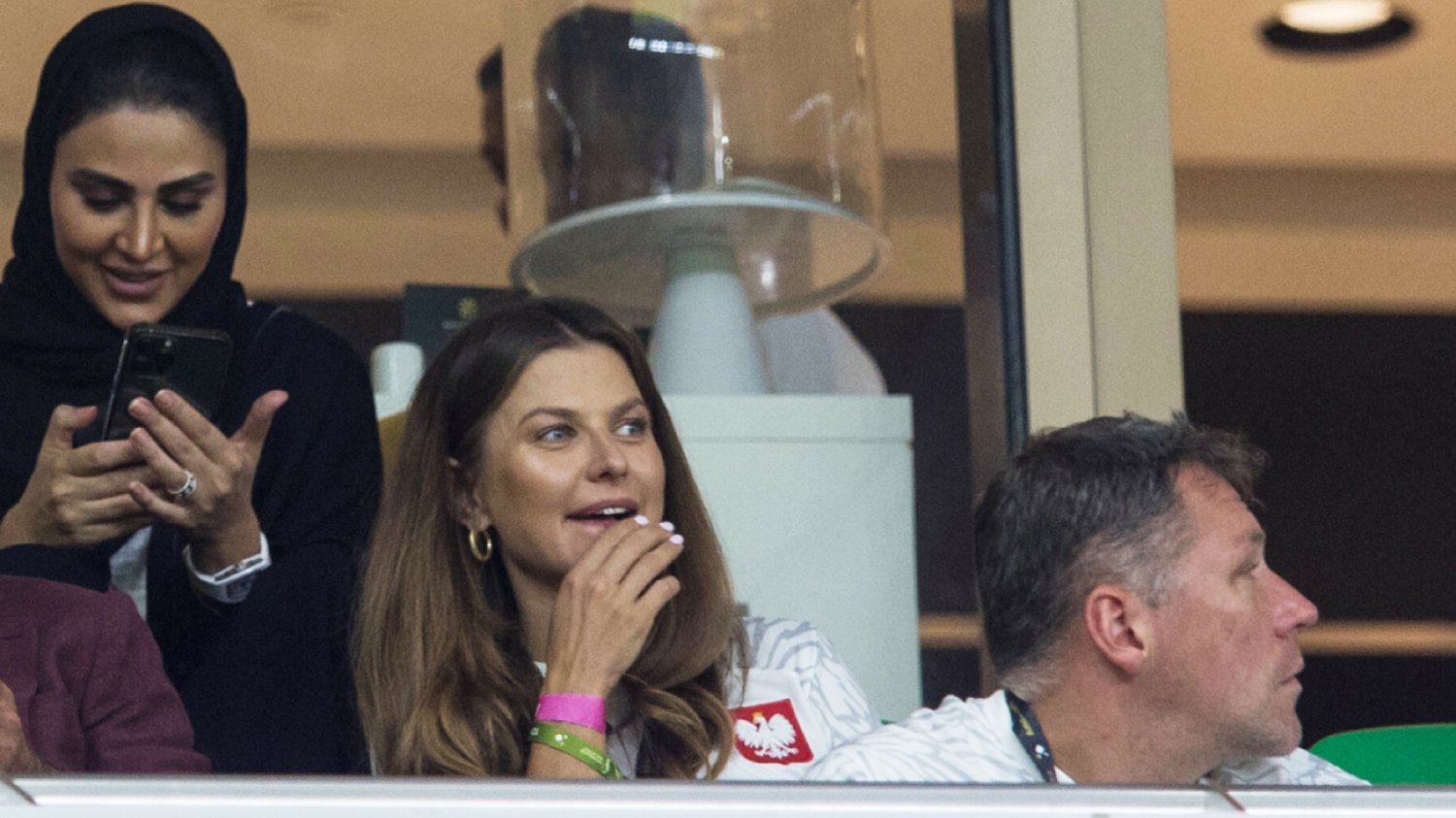 Przejęta Anna Lewandowska na trybunach w Katarze. Mecz Polska Francja