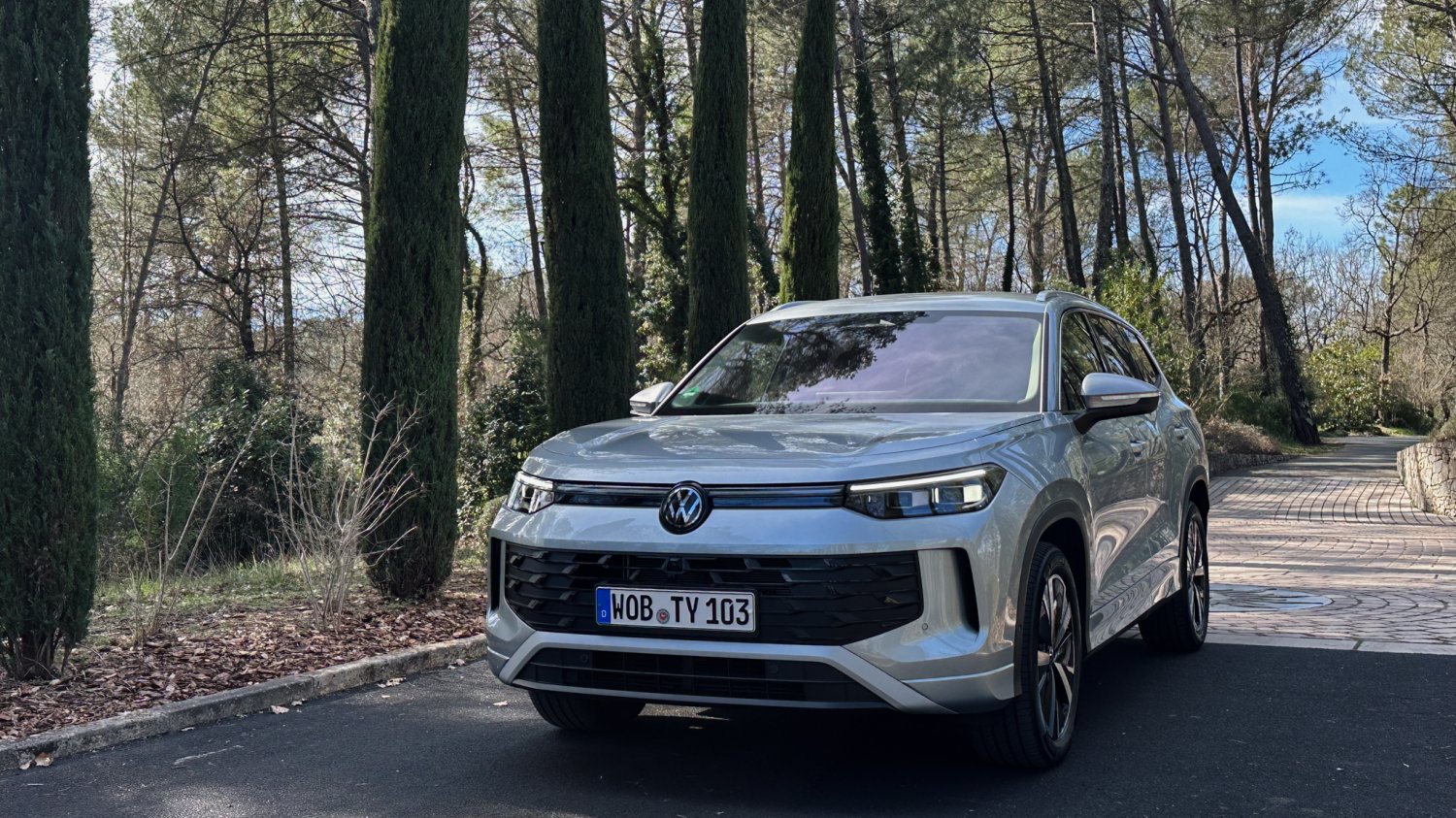 Jeździłem nowym Volkswagenem. Może mieć 7 miejsc, a w ofercie są nawet dwa diesle Nowy Volkswagen Tayron – pierwsza jazda. Oto cennik, wersje i wyposażenie