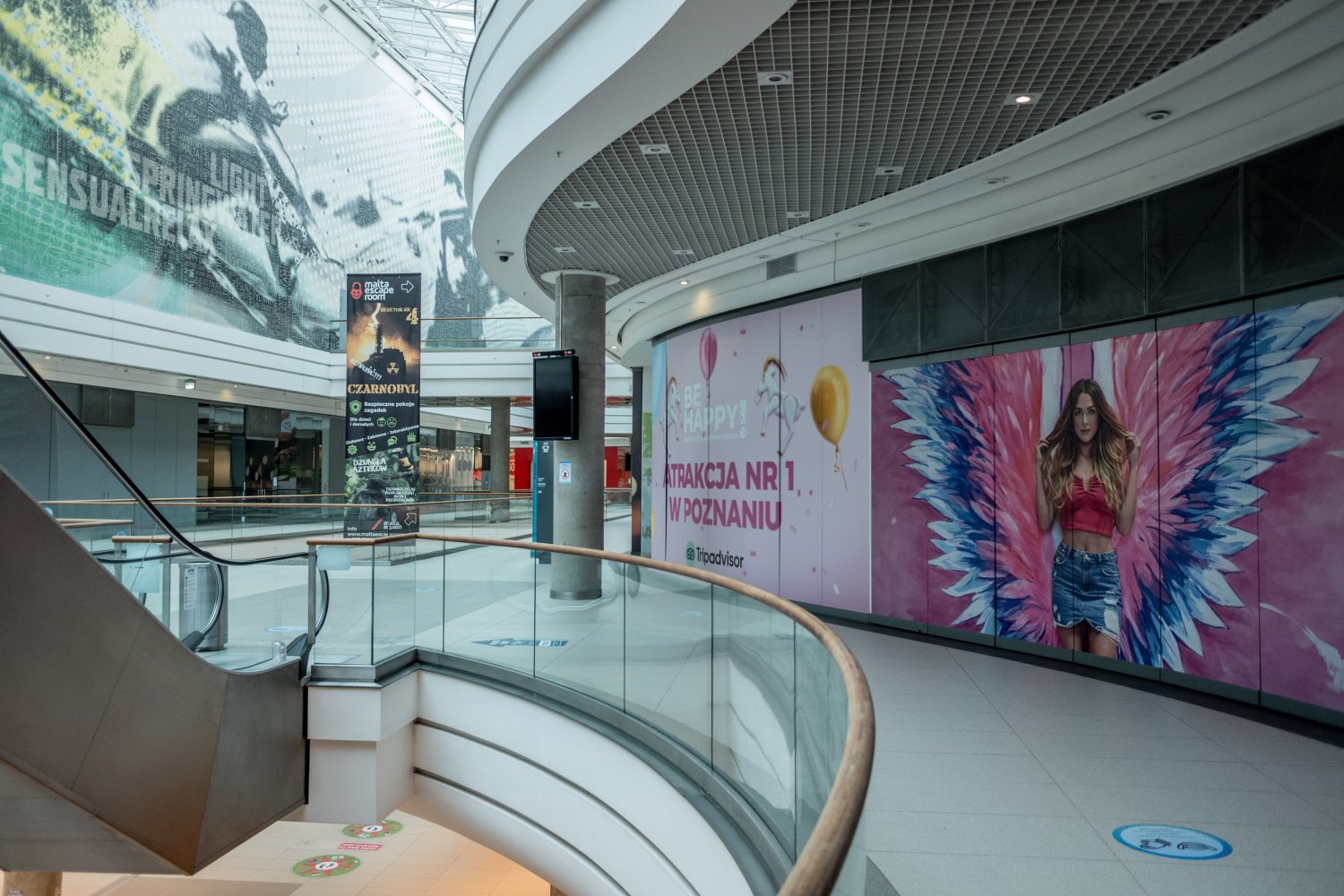 Od 1 lutego otwierają się galerie handlowe i sklepy. Rząd znosi również godziny dla seniorów. Co zmnienia się w sklepach i jak teraz będą wyglądały zakupy?