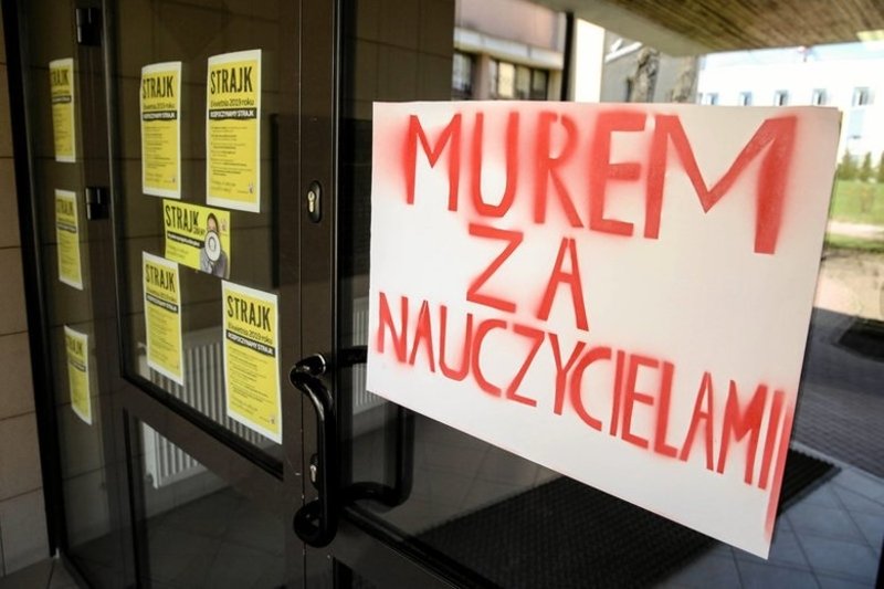 Rady klasyfikacyjne maturzystów potrwają do 25 kwietnia.