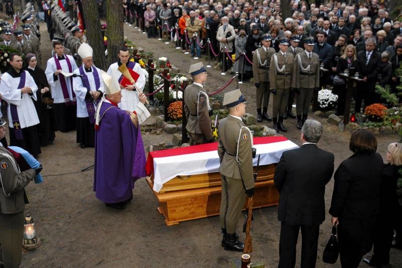 W niedzielę odbył się pogrzeb Tadeusza Mazowieckiego – pierwszego niekomunistycznego premiera po 1989 r.
