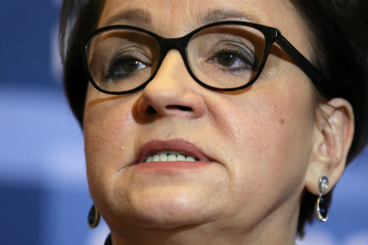 Anna Zalewska spotkała się z wyborcami w Bierutowie w woj. dolnośląskim. Przekonywała, że rząd dał nauczycielom wszystko, do czego się zobowiązał.