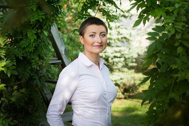 Gdy Katarzyna Stachowicz słyszy kolejne porównania do słynnej Angeliny Jolie - reaguje uśmiechem. Choć niektórzy właśnie mówią o niej, że jest polską odpowiedniczką aktorki w walce o profilaktyczną mastektomię.