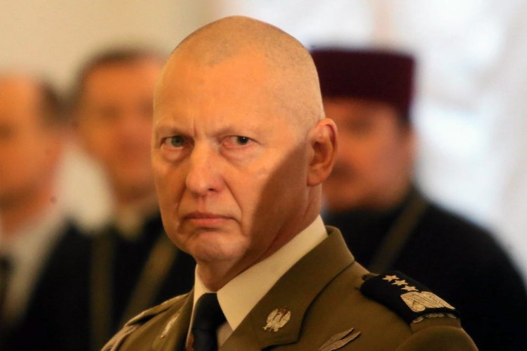 Gen. Mirosław Różański ma być namawiany do startu w wyborach prezydenckich.