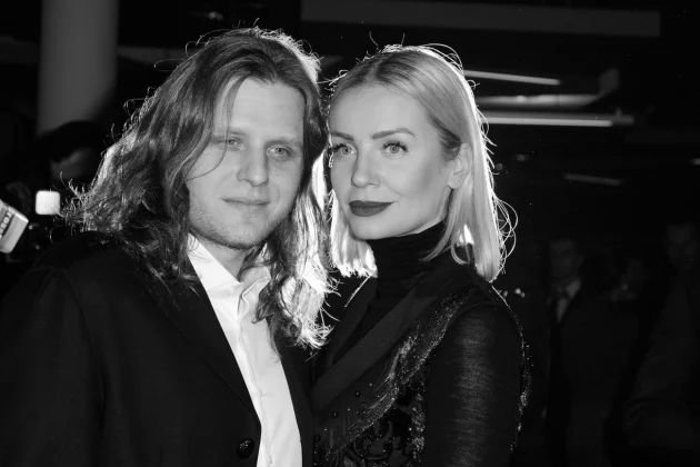 Piotr Woźniak-Starak zmarł dokładnie cztery lata temu w wyniku wypadku na jeziorze Kisajno na Mazurach. Ustalono już, jakie ostatnie słowa przed śmiercią wypowiedział milioner i mąż Agnieszki Woźniak-Starak.