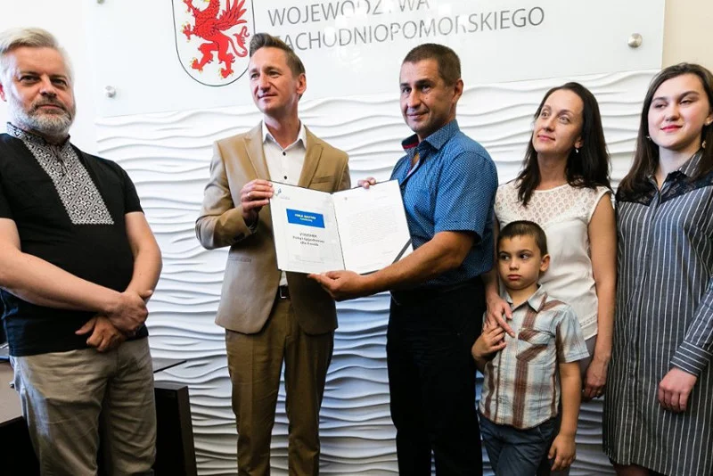 Ukraiński kierowca ratował ofiary z wypadku na A6 9 czerwca. Dziś zbiera podziękowania od polskich władz.