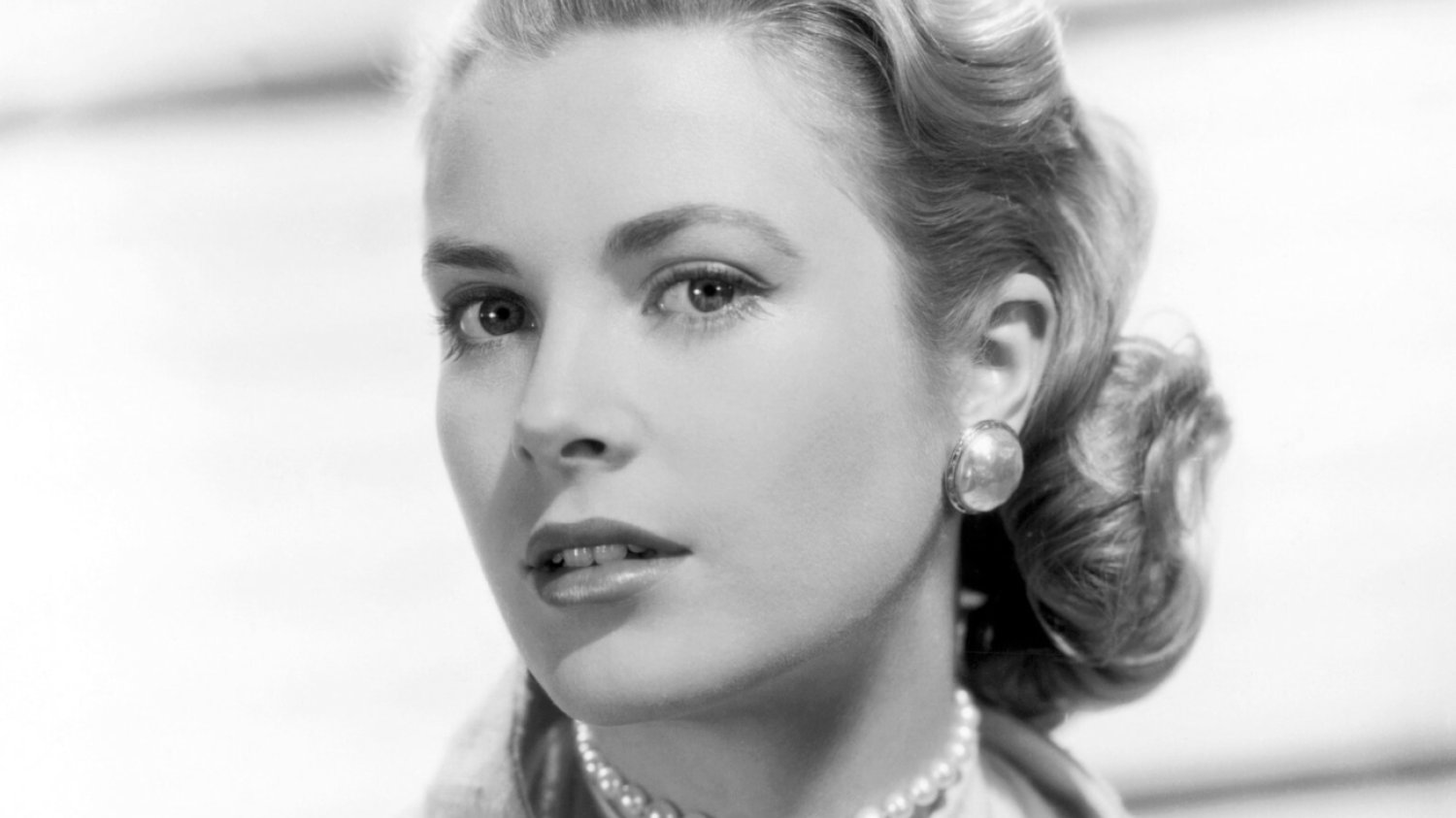 Teorie spiskowe na temat śmierci księżnej Monako Grace Kelly.