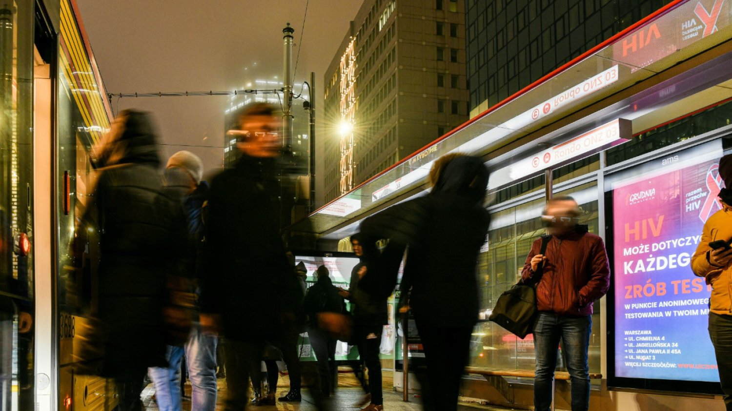W Polsce stale rośnie liczba osób zakażonych HIV. Mają dostęp do bezpłatnego i skutecznego leczenia. Ale co z profilaktyką?