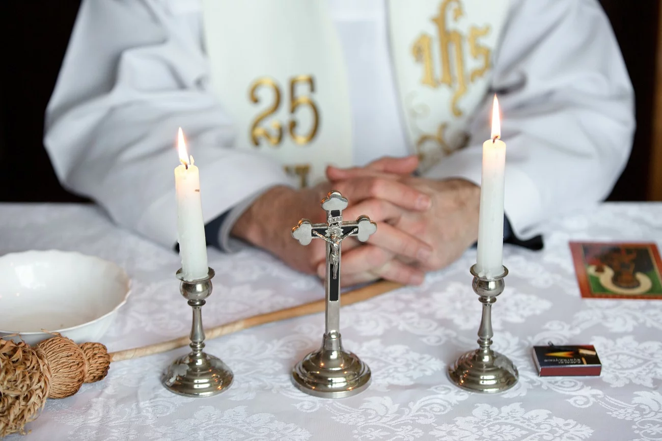 9-letni ministrant zaatakowany podczas kolędy.