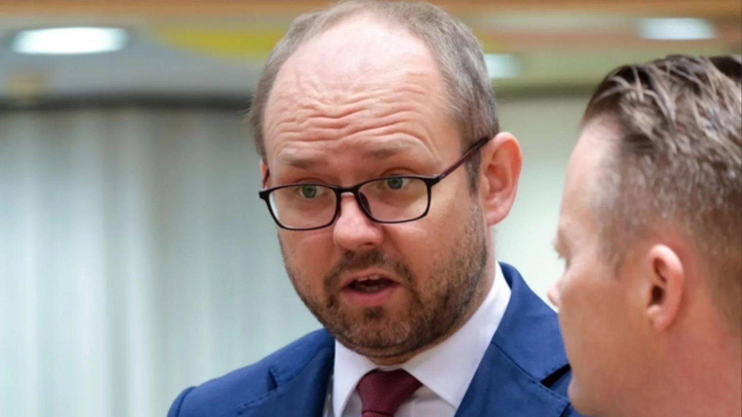Przydacz mówi, że Nawrocki nie podjął decyzji o podpisie lub wecie i ocenia warunki dla Polski.