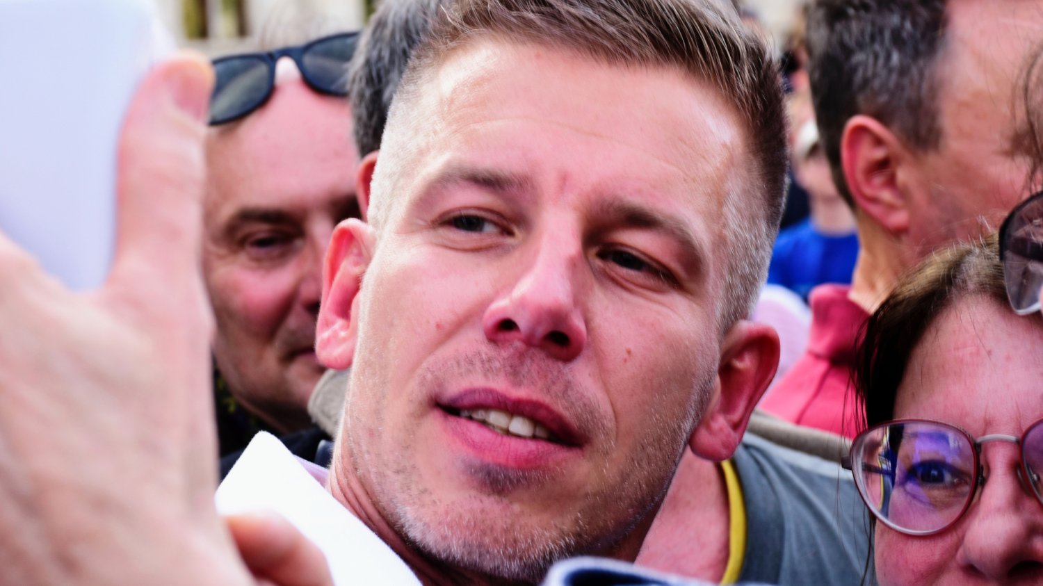 Péter Magyar będzie rządził na Węgrzech. Wcześniej rozwiódł się z żoną, która oskarżyła go o przemoc Péter Magyar i jego życie prywatne. Rozwód ze skandalem w tle