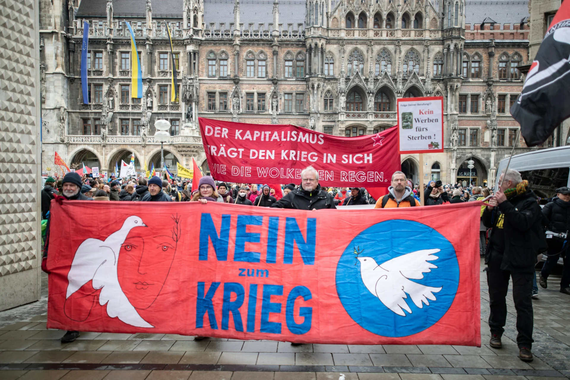 Dziesiątki marszów w Niemczech przed Wielkanocą.