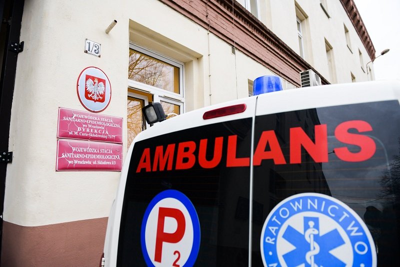 Przez koronawirusa w Polsce w szpitalach brakuje masek, kombinezonów i płynów dezynfekcyjnych.