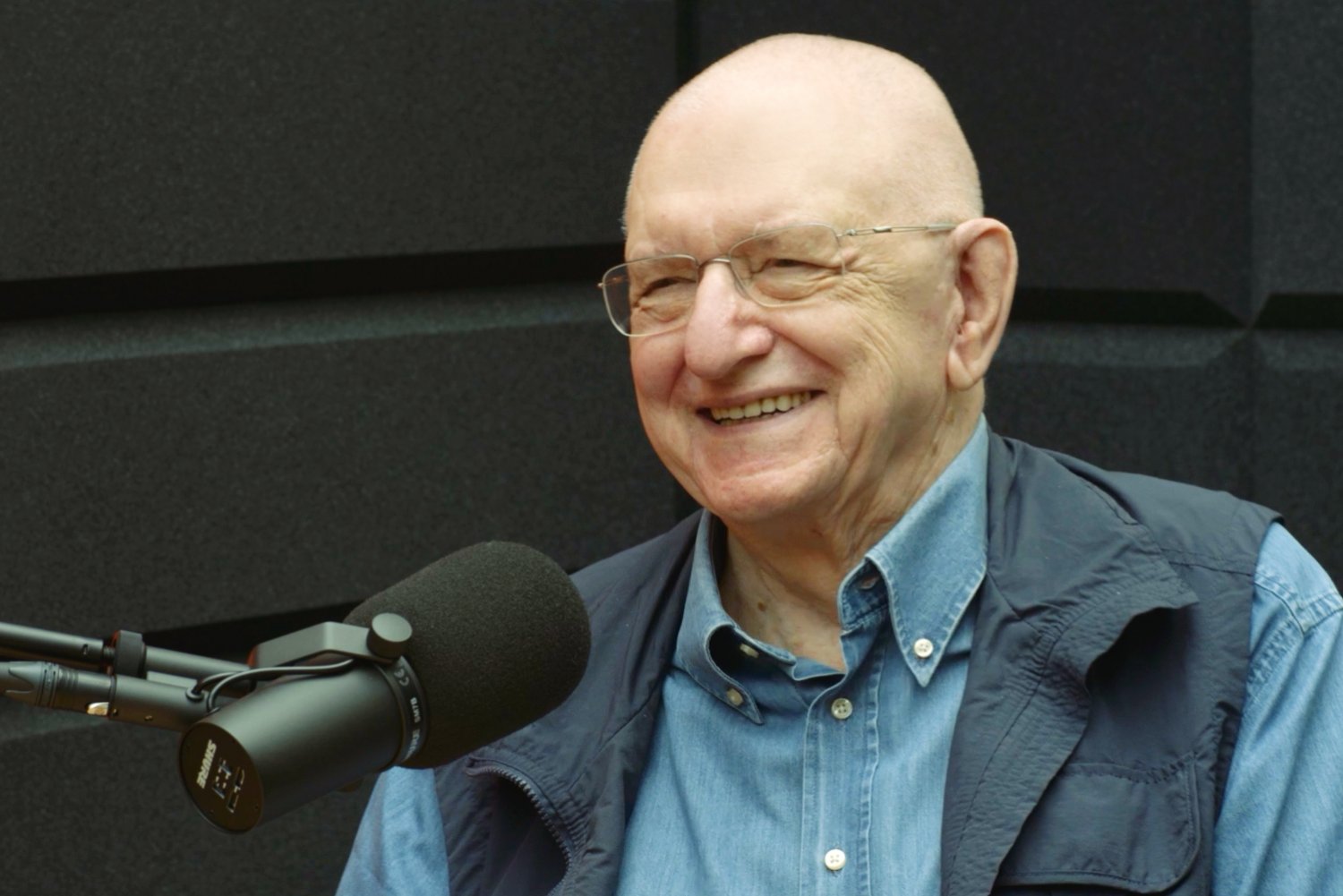 Jacek Pałasiński w naszym wideopodcaście "Allegro ma non troppo" tym razem porozmawiał z wybitnym polskim dziennikarzem, Bogdanem Misiem.