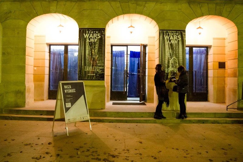 Teatr WARSawy to de facto jedyna czynna placówka kulturalna na mapie warszawskiej Starówki. Z dniem 1 stycznia prawdopodobnie zamknie na zawsze drzwi przed widzami