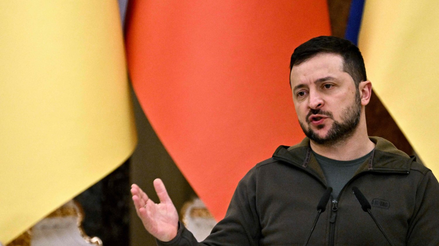 Zełenski dziękował Bidenowi za kolejny pakiet pomocy dla Ukrainy.