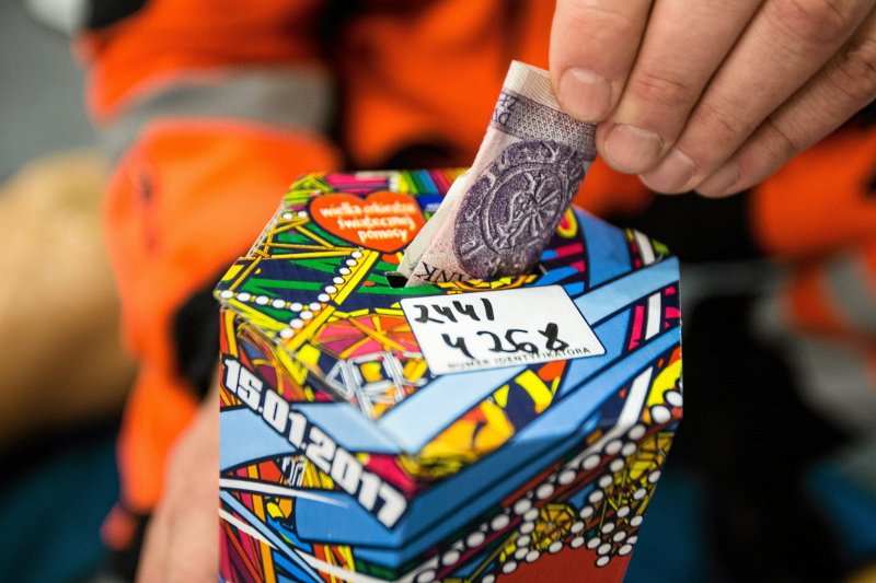 Polacy pomoc dla innych często utożsamiają jedynie z datkiem na WOŚP.