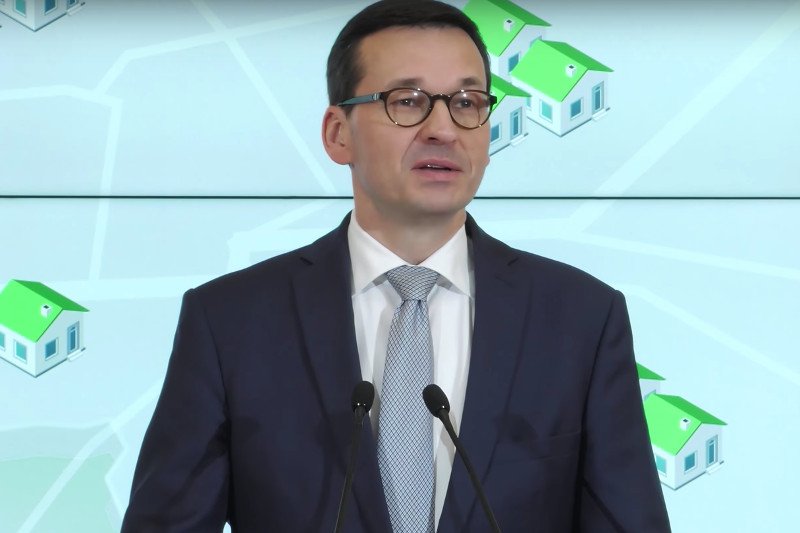 Wpadka podczas konferencji premiera Morawieckiego o walce ze smogiem. Zaprezentowano mapę pełną błędów.