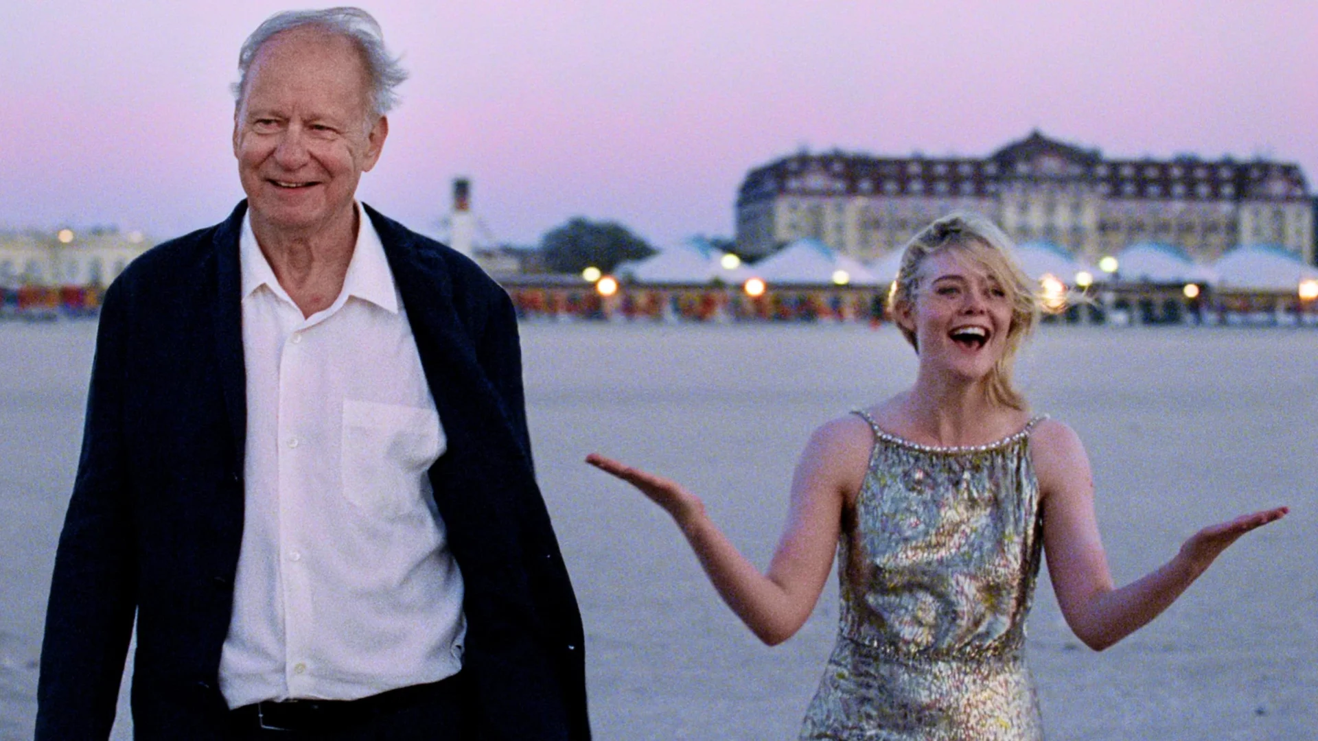 Stellan Skarsgård i Elle Fanning w filmie "Wartość sentymentalna"