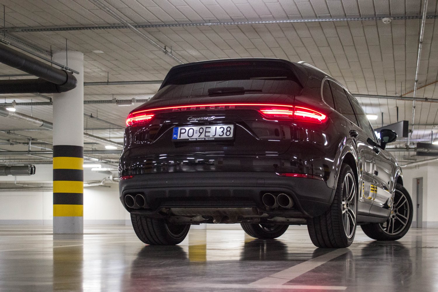 Porsche Cayenne wreszcie świetnie wygląda. A jeździ tak dobrze jak zawsze.