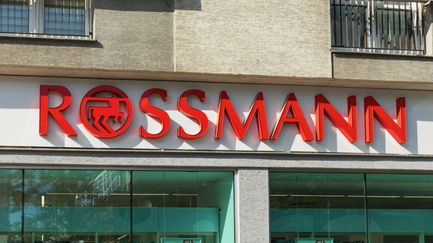 Rossmann wycofuje produkty sygnowane logo TeamX. To reakcja na głośną aferę