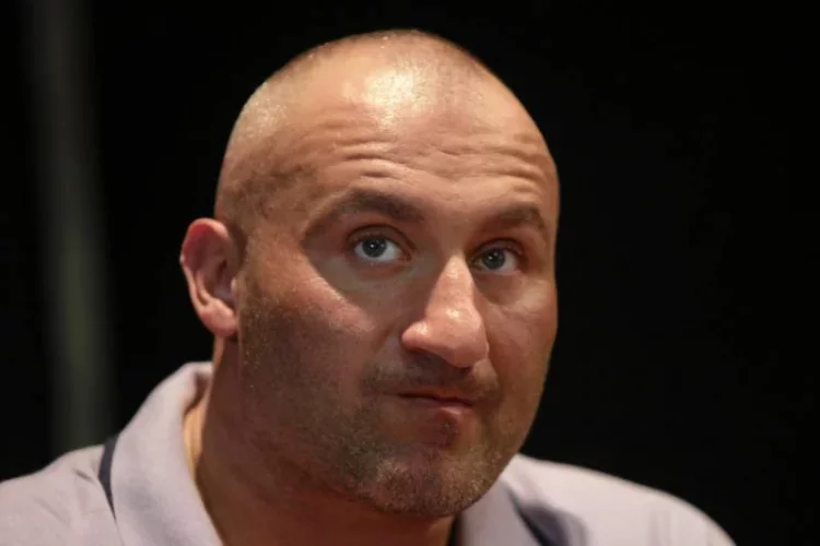 Najman zapewnił jednocześnie, że potępia przemoc wobec dzieci.