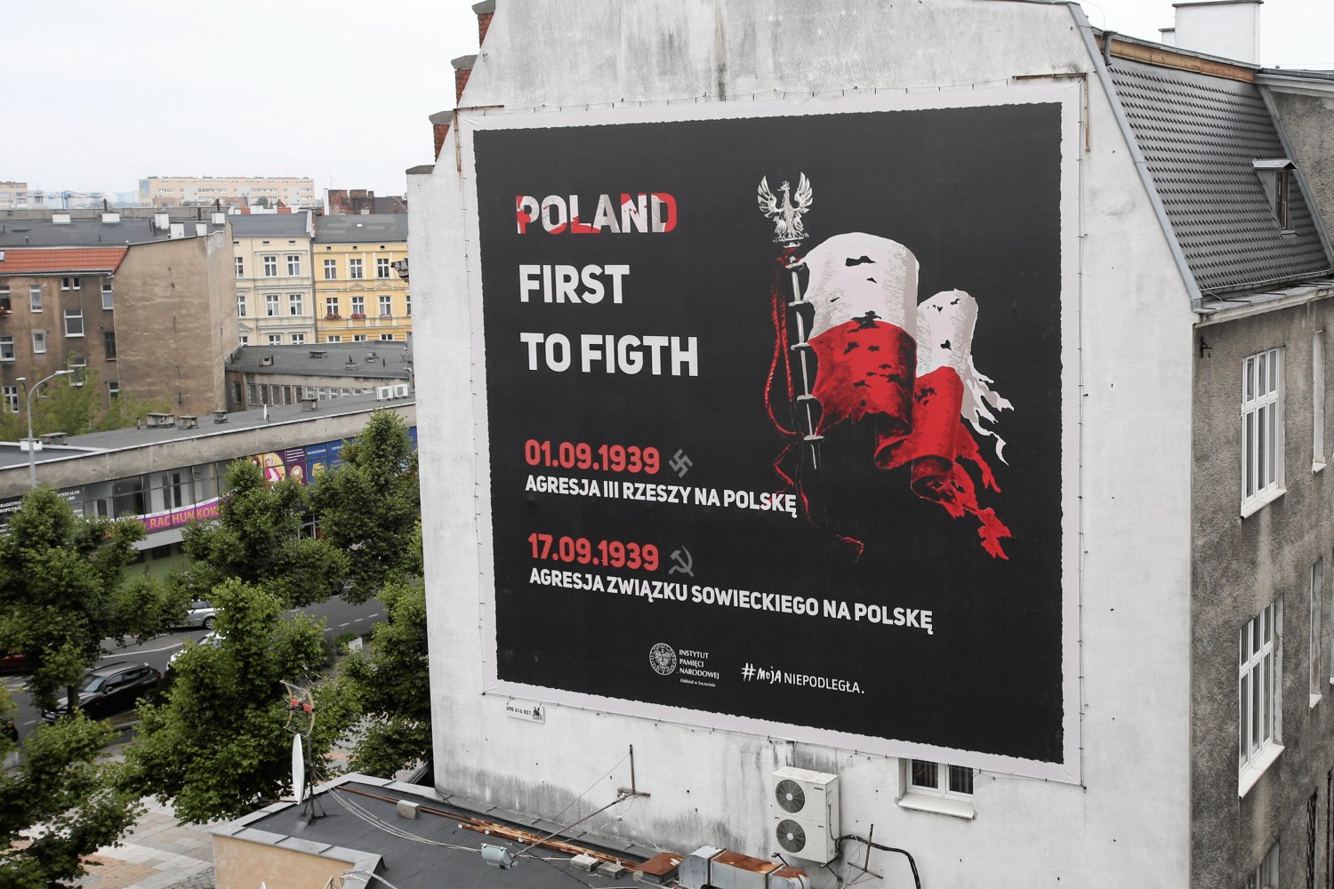 Graficy w IPN popełnili literówkę w słowie "fight"