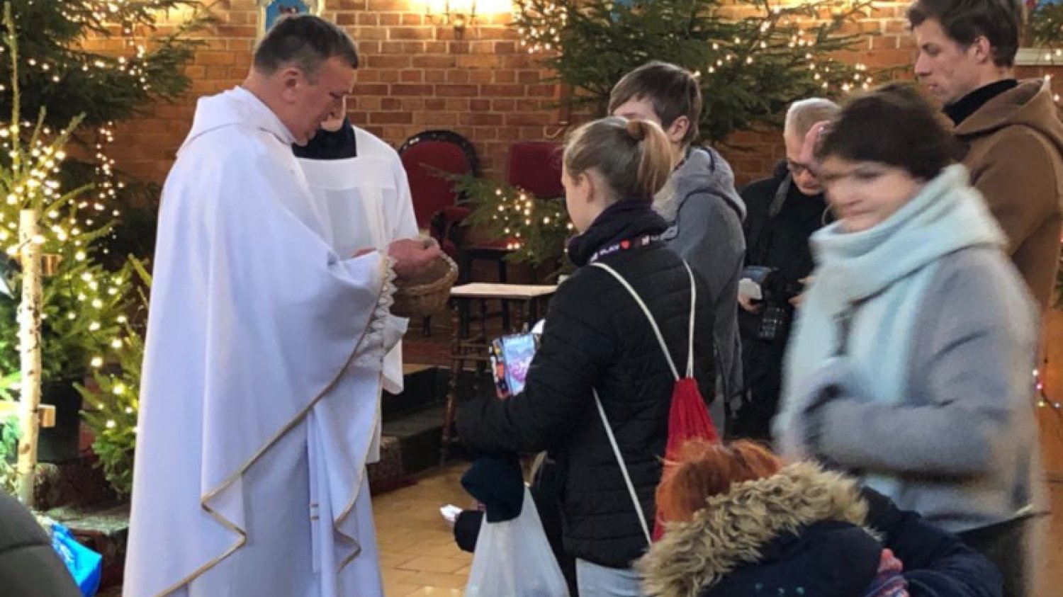 Proboszcz parafii w Elblągu co roku przekazuje wszystkie pieniądze z tacy na WOŚP.