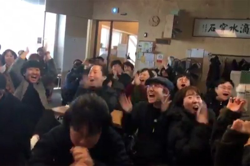 Obywatele Korei Południowej oszaleli ze szczęścia po tym, gdy Trybunał Konstytucyjny ogłosił decyzję w sprawie usunięcia z urzędu znienawidzonej prezydent Park Geun-Hye.