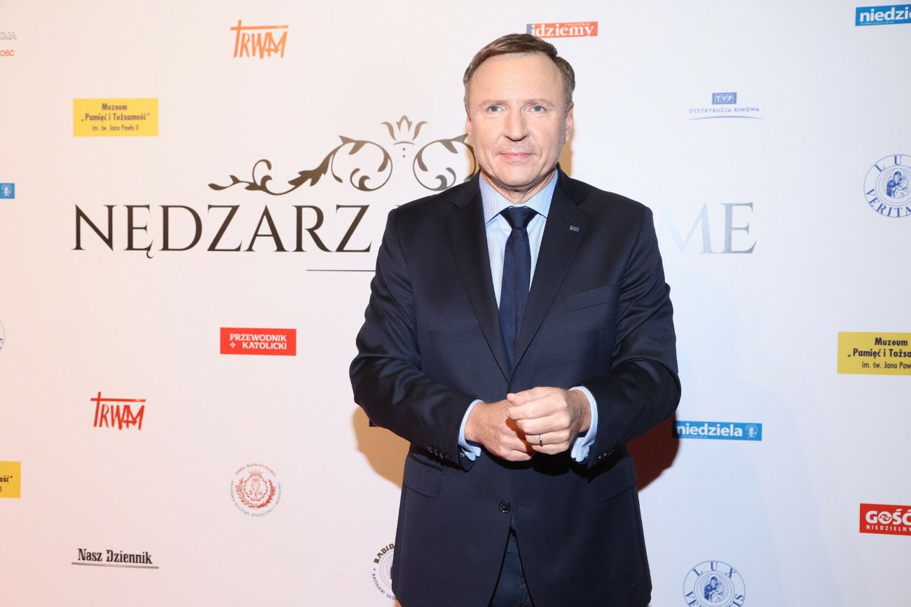 Jacek Kurski na pokazie premierowym filmu "Nędzarz i madame".