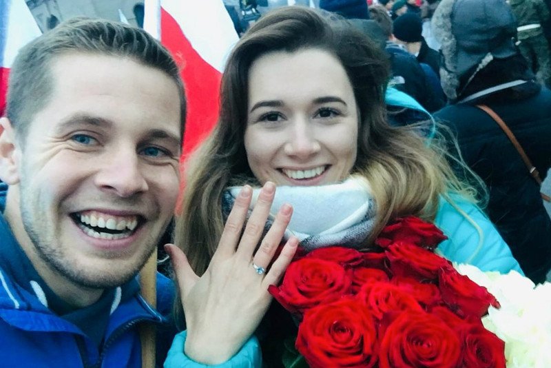Mateusz Koszela zatrzymał marsz setek tysięcy ludzi o oświadczył się swojej wybrance. Oświadczyny zostały przyjęte.