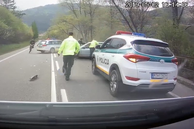 20-letni Polak zmusi słowackich policjantów do przeprowadzenia zakrojonego na szeroką skalę pościgu.