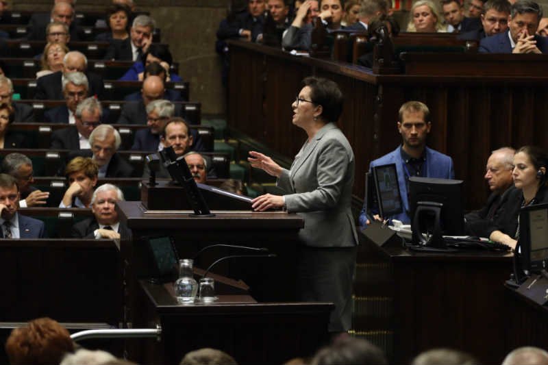 W Sejmie trwa debata o uchodźcach.