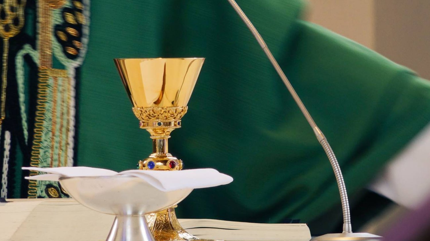 Likwidacja Funduszu Kościelnego? Tego chcą politycy. Polacy wiedzą swoje