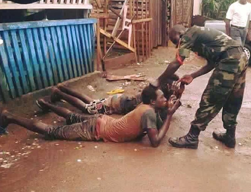 To jedno z mniej drastycznych zdjęć z Nigerii pokazanych przez byłego posła PO. Lud Ibo chce referendum w sprawie niepodległości. Poprzedni zryw pochłonął ponad milion ofiar.