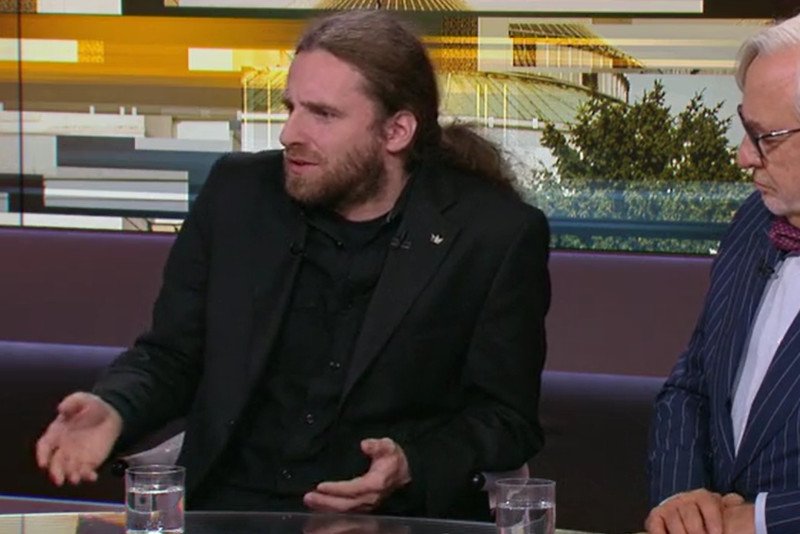 Dobromir Sośnierz nie widzi nic złego w tym, że kilka lat temu hailował podczas spotkania narodowej młodzieżówki. Dziś – "w celach prześmiewczych" – zrobiłby to samo.