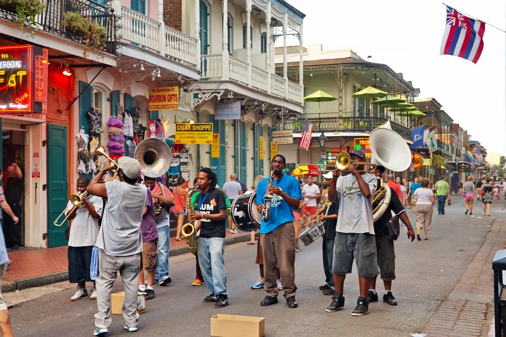 [url=http://shutr.bz/1t9Gb7Z] uliczni muzycy na ulicach French Quarter [/url]
