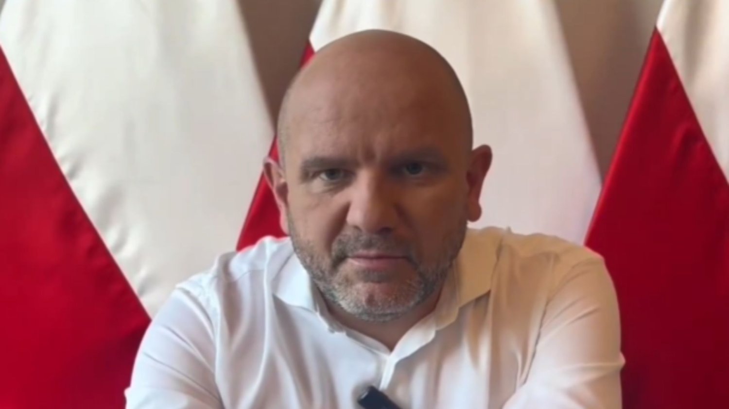 Mariusz Gosek opublikował w sieci wpis, na który zareagowała policja.