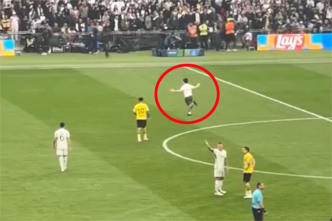 Na początku finału Ligi Mistrzów doszło do incydentu.